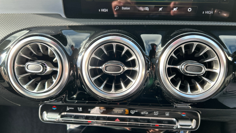 Mercedes-Benz CLA 250e AMG Line Premium + Night Ed 4dr Tip Auto Saloon